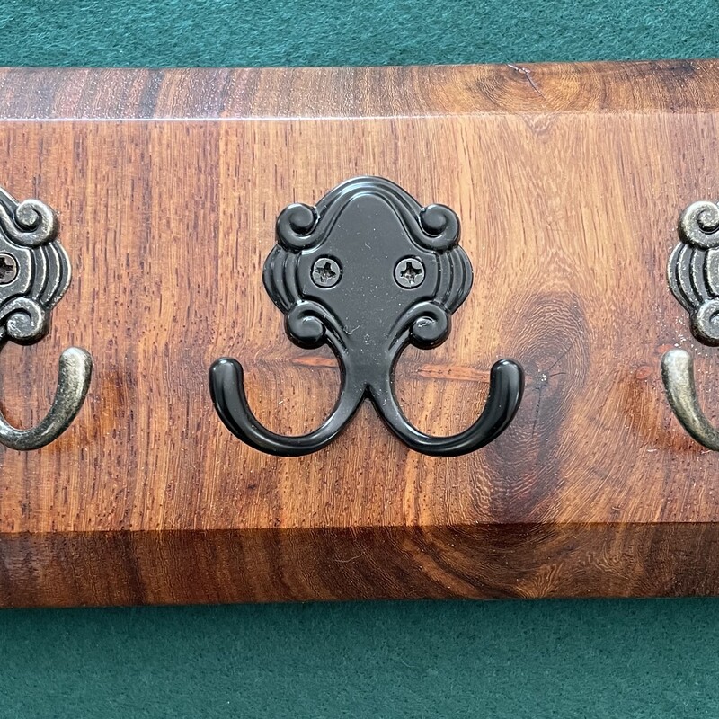 Key Holder -  Kiaat 6 Hooks KH06KIA001 240x103x35mm R420.00