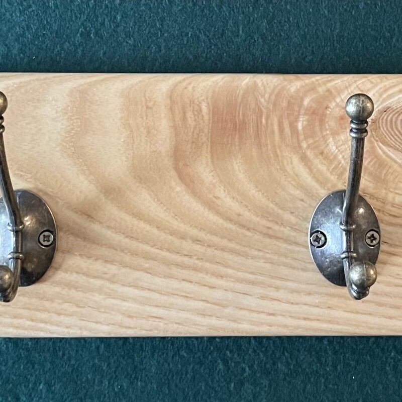 Coat Rack - Ash 4 Hooks CR04ASH001 600x125x20mm
R690.00