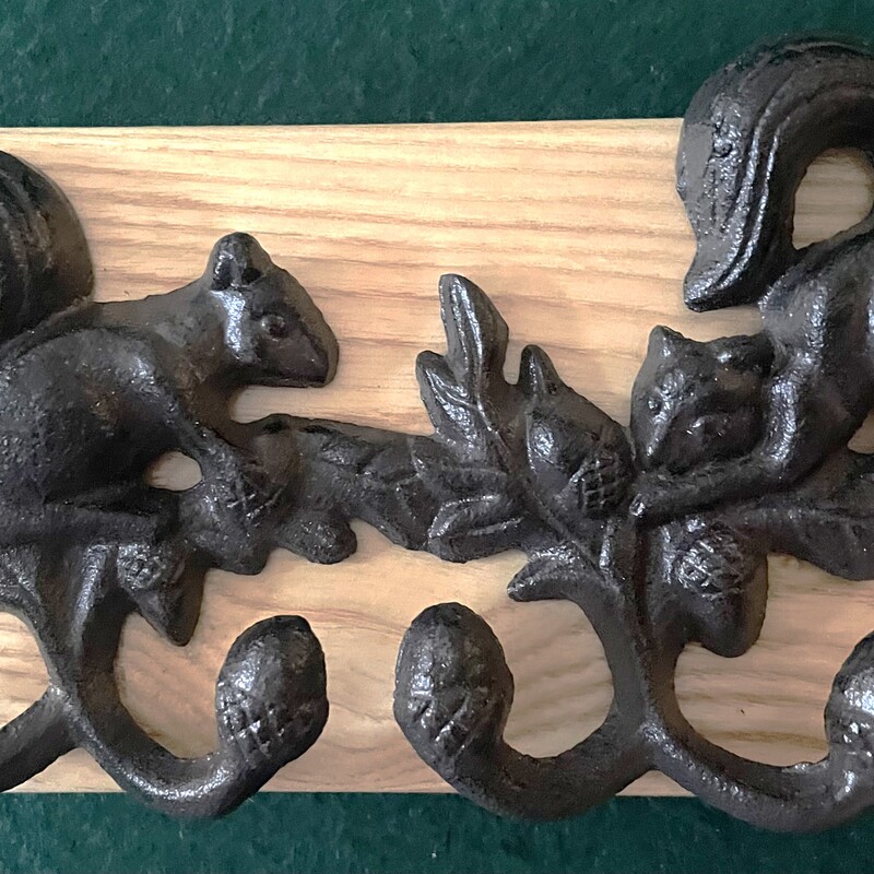 Key Holder - Ash 4 Hooks Squirrels KH04ASH001  230x199x25mm  R420.00  SOLD
