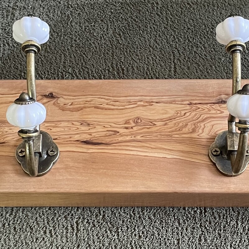 Coat Rack - Wild Olive 4 Hooks CR04WOL001 600x125x30mm  
R1,450.00  SOLD
